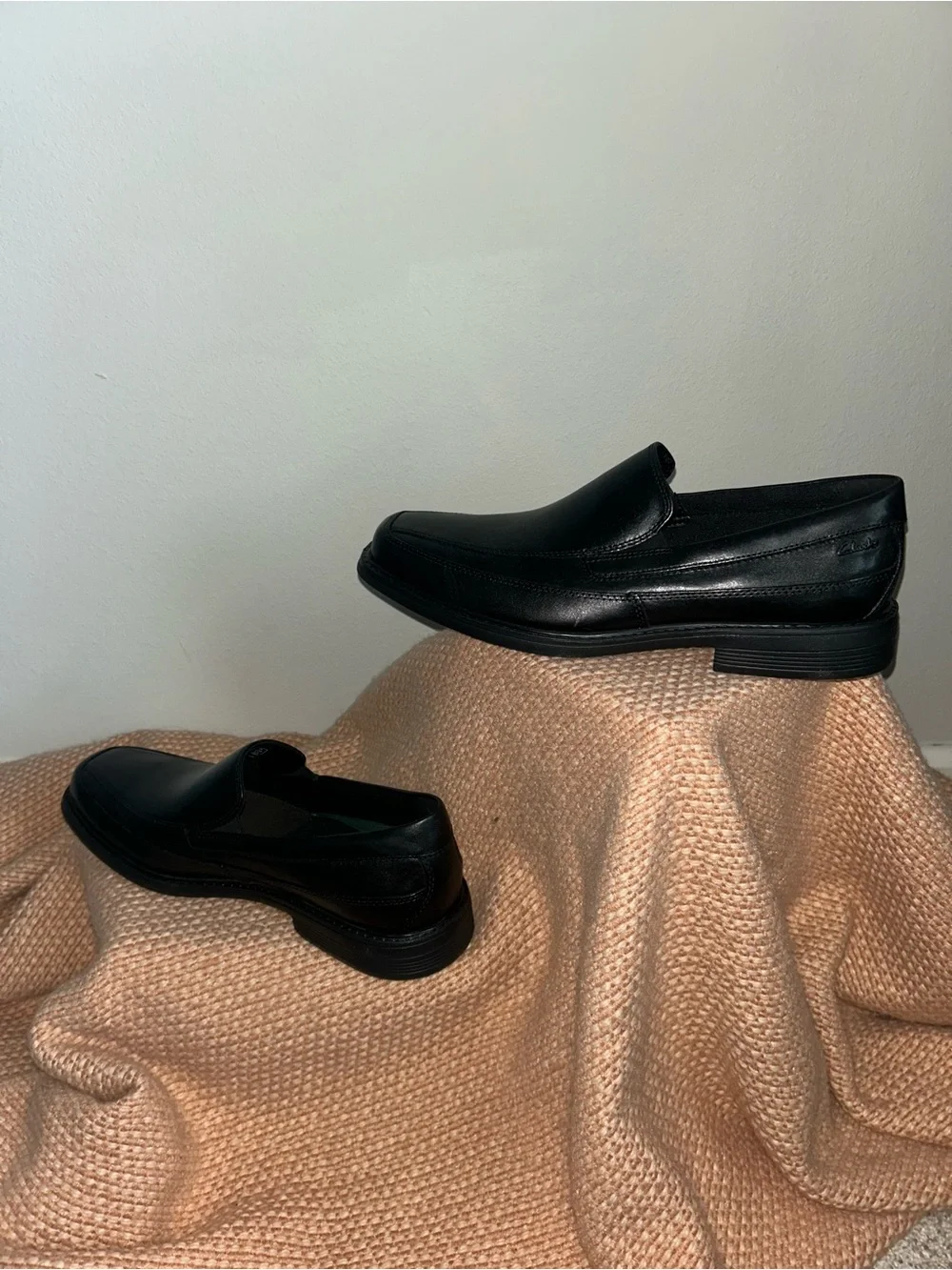 NEW Clarks Men's Cosgrove Free Black Leather Slip Ons Sz 10
